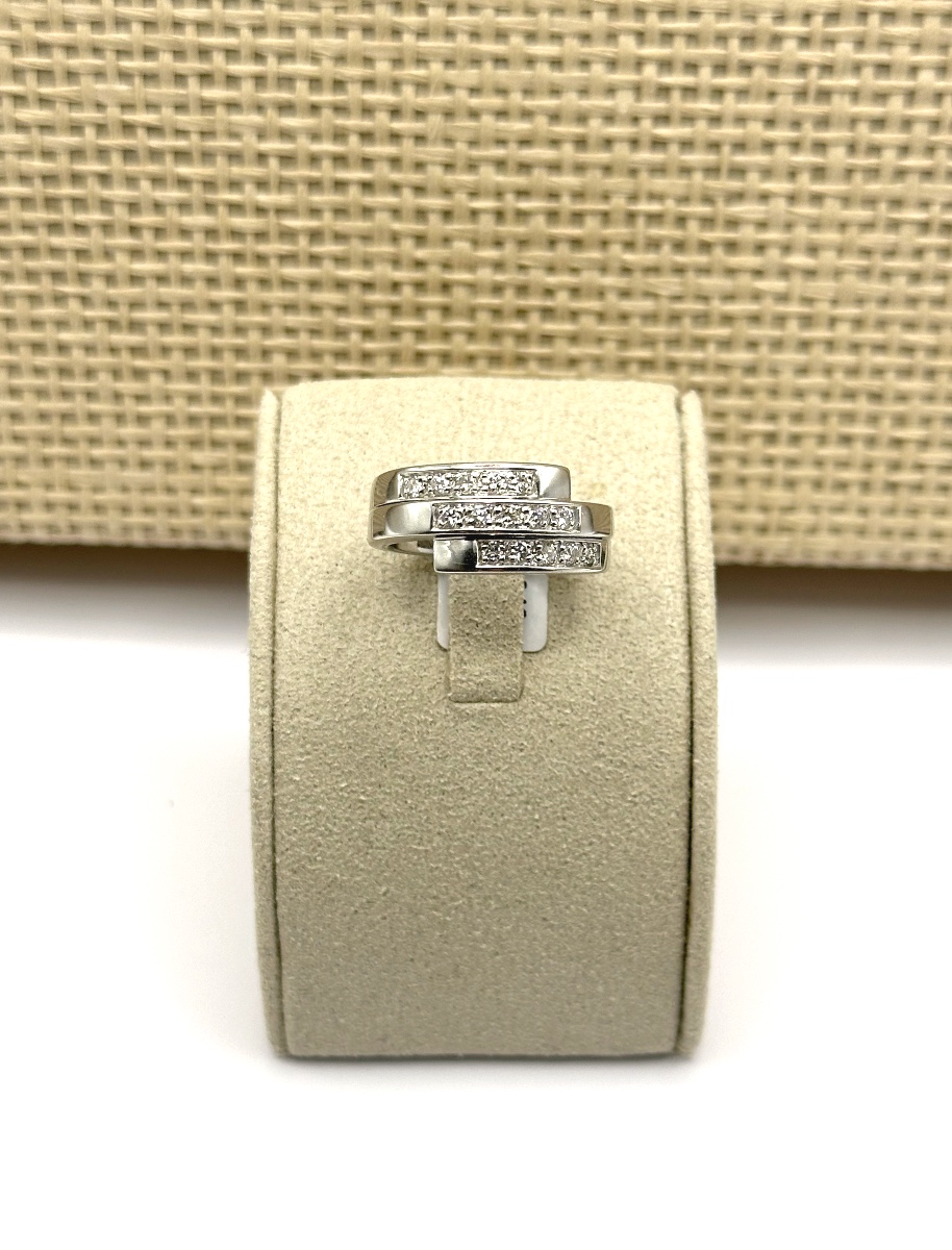 White Gold Ring Set With Three Lines Of Diamonds-photo-4