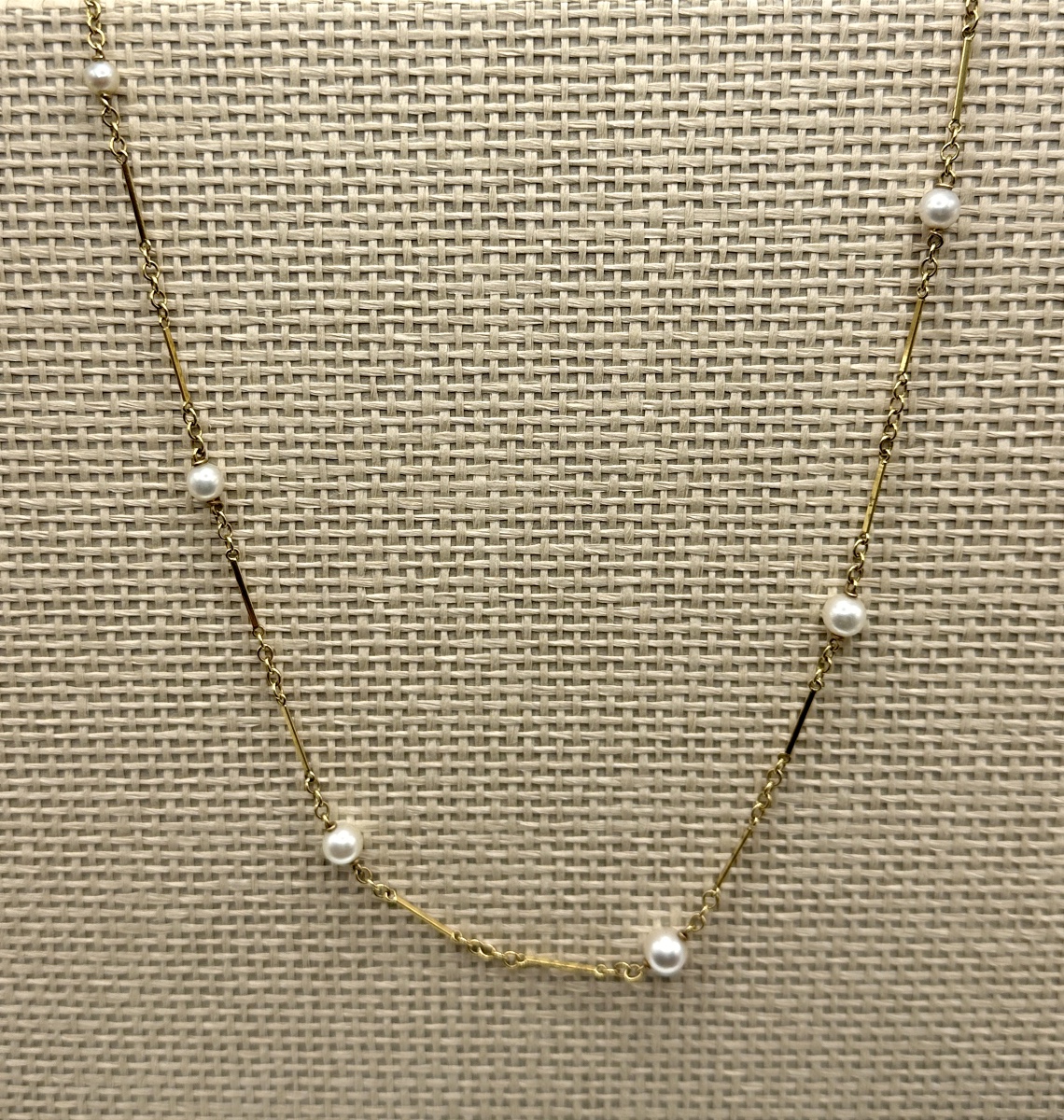 Yellow Gold And Pearl Necklace