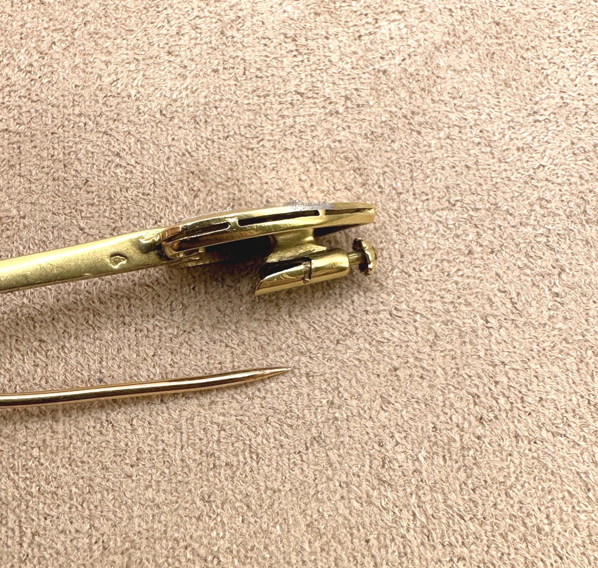 Yellow Gold Brooch With Cultured Pearl-photo-3