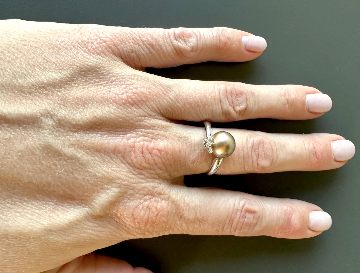 White Gold Ring With Chocolate Tahitian Pearl-photo-2