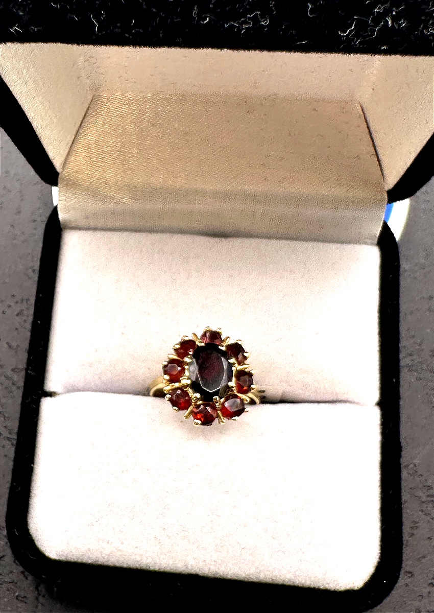 Marguerite Yellow Gold Ring With Garnets-photo-2
