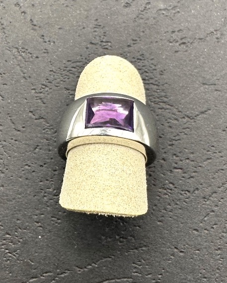 Amethyst White Gold Ring-photo-1