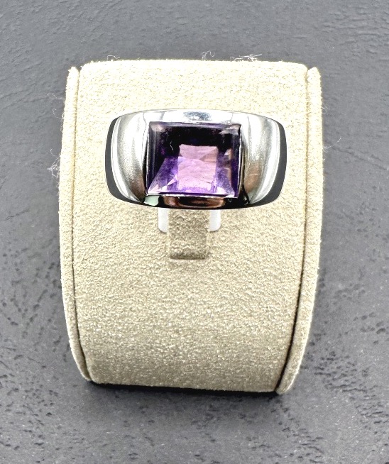 Amethyst White Gold Ring