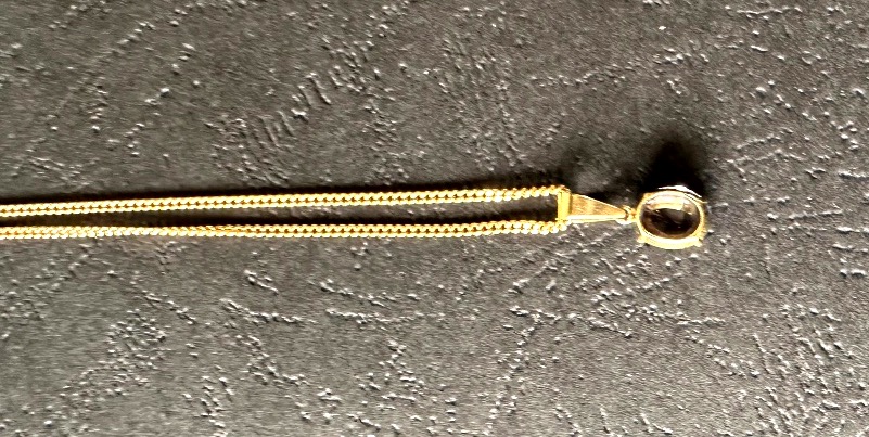 Yellow Gold And Sapphire Pendant-photo-4