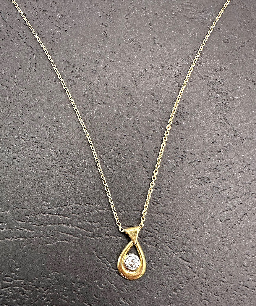 Yellow Gold Necklace With Diamond Pendant-photo-2