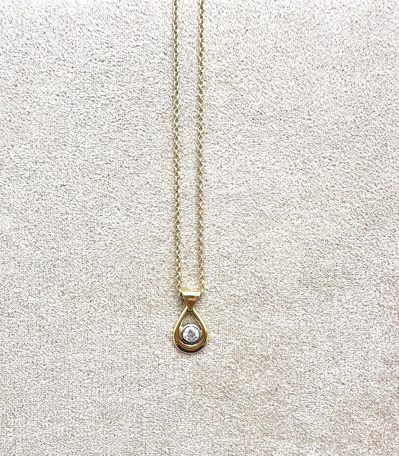 Yellow Gold Necklace With Diamond Pendant-photo-3