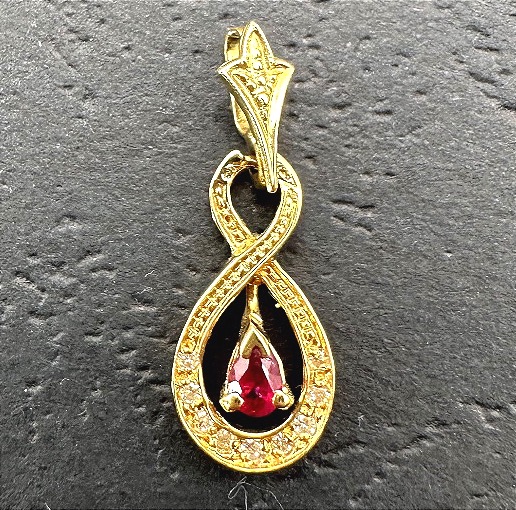 Pendentif Rubis