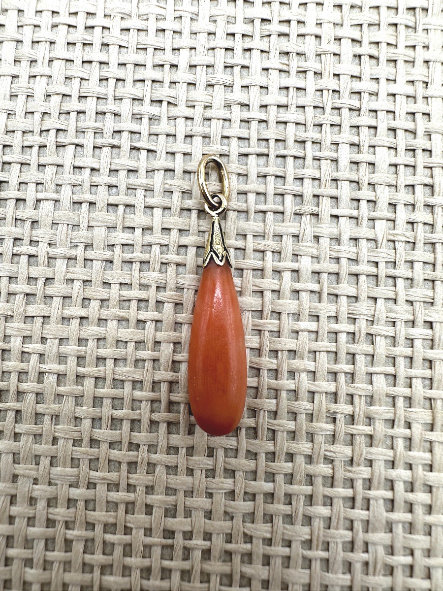 Coral And Yellow Gold Pendant