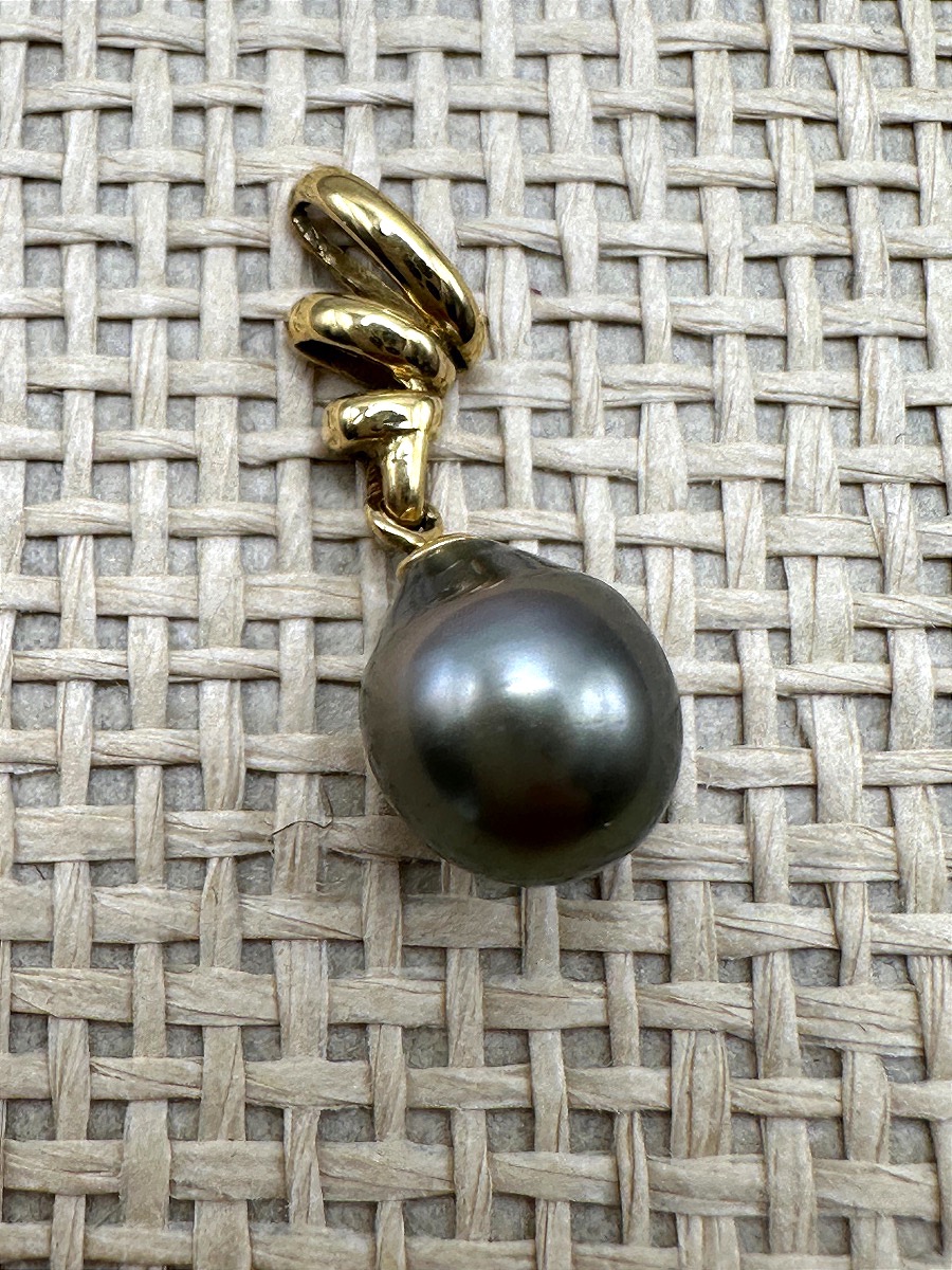 Pendentif en or Jaune avec une perle de Tahiti