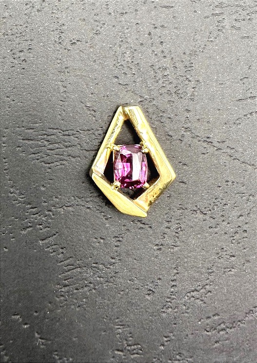 14-karat Yellow Gold Pendant Set With A Garnet-photo-2