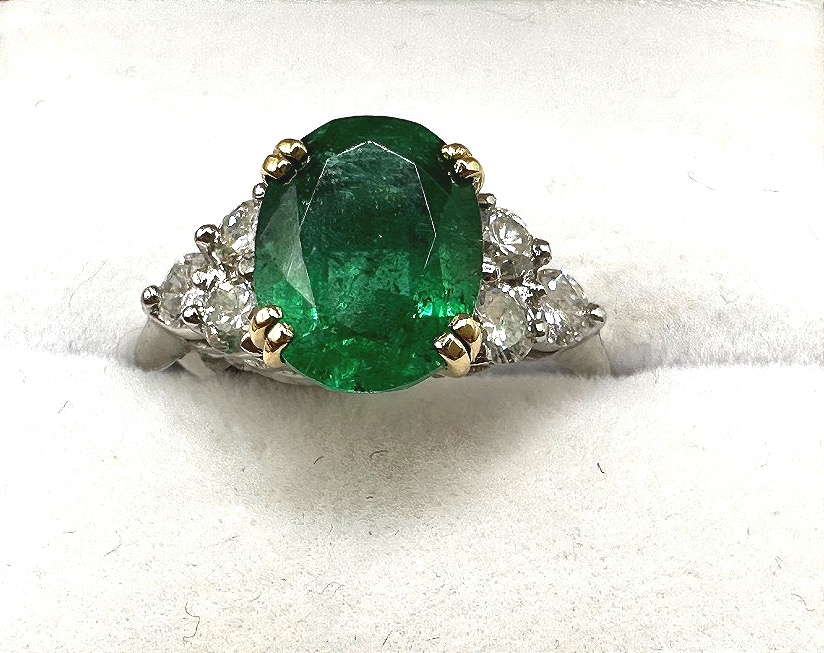 Bague Émeraude platine et or jaune
