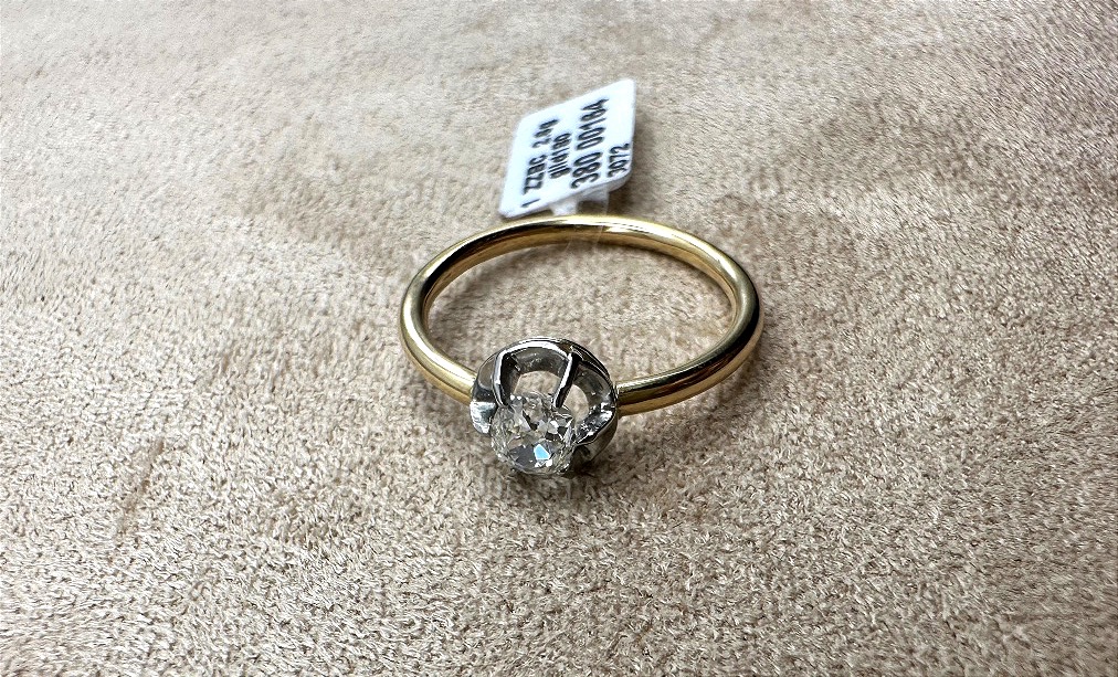 Vintage-cut Solitaire In Yellow Gold And Platinum-photo-4