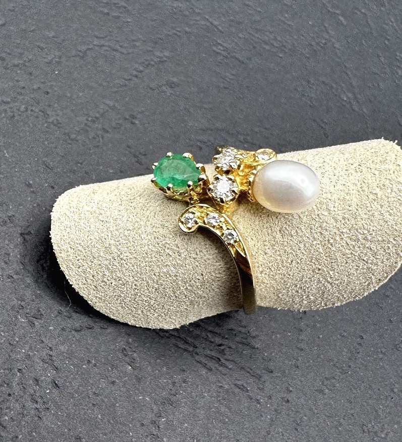 Emerald, Diamond, And Freshwater Pearl Ring-photo-2