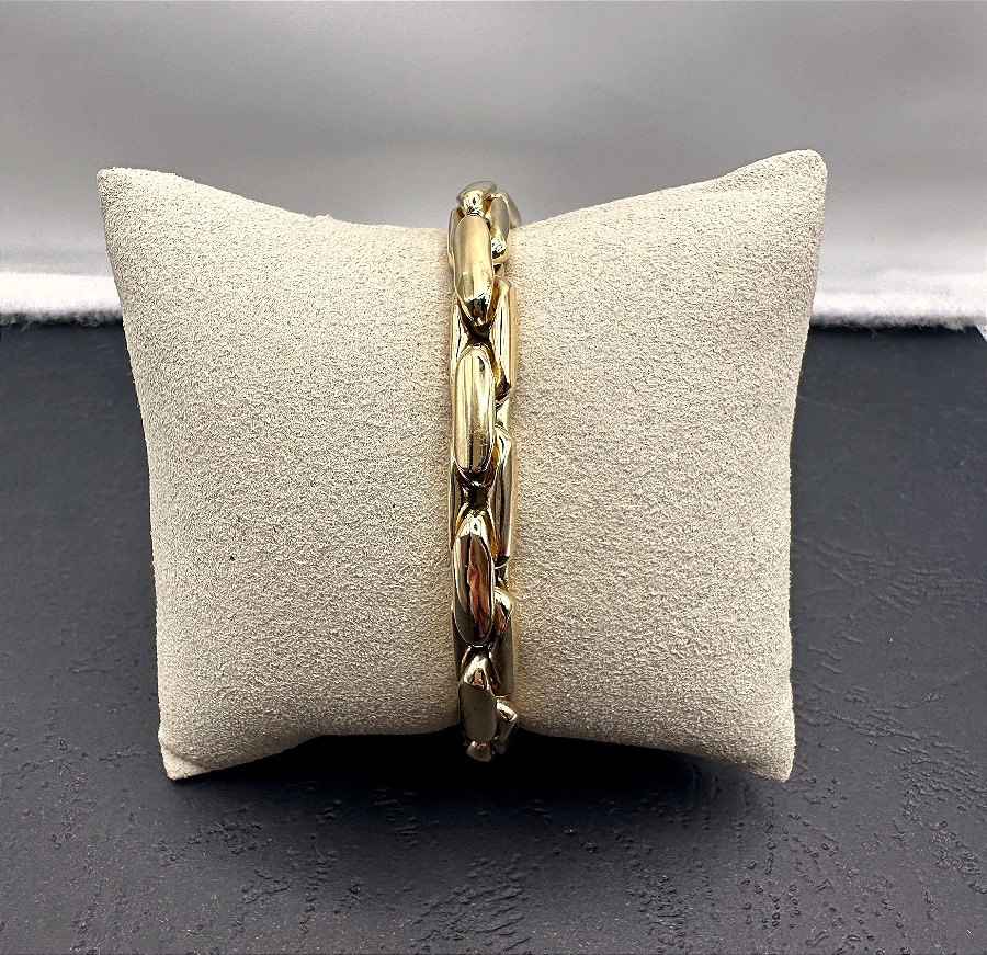 Thick Chain-link Bracelet In 18-karat Yellow Gold.