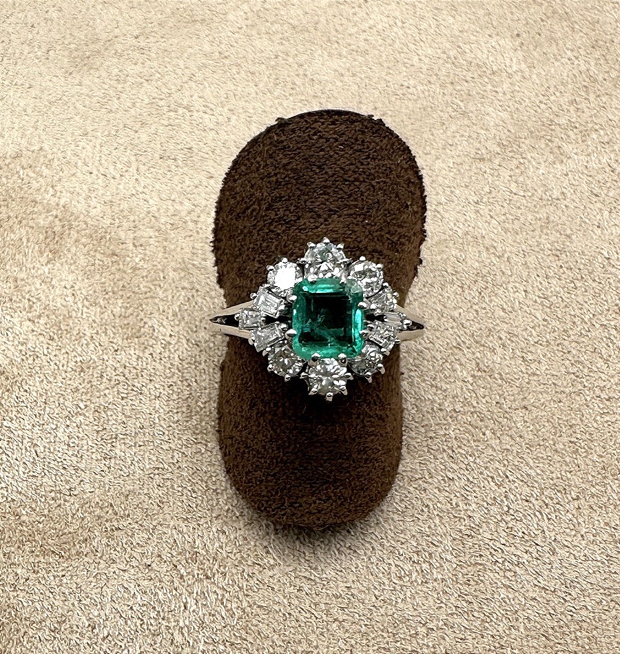 Emerald And Diamond Ring In White Gold