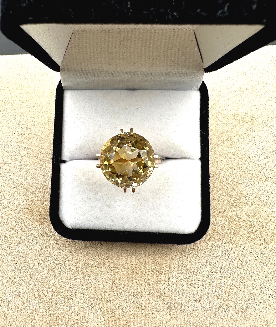 Yellow Gold Ring With A Round Citrine-photo-1