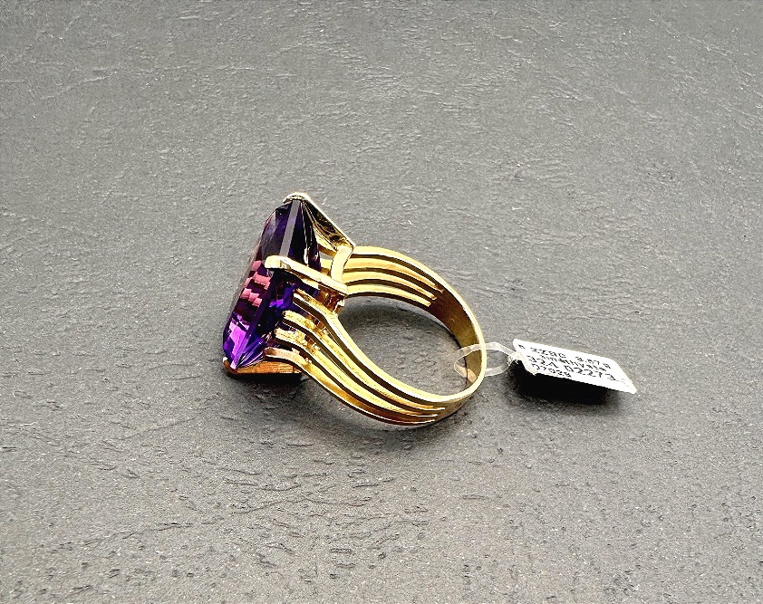 Yellow Gold Ring With A Rectangular Amethyst-photo-4