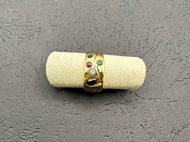 Yellow Gold Bangle Ring Set With Emeralds, Rubies, Diamonds, And Sapphires-photo-2