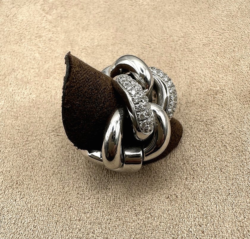White Gold Cuff Ring With Diamond Pavé Setting-photo-3