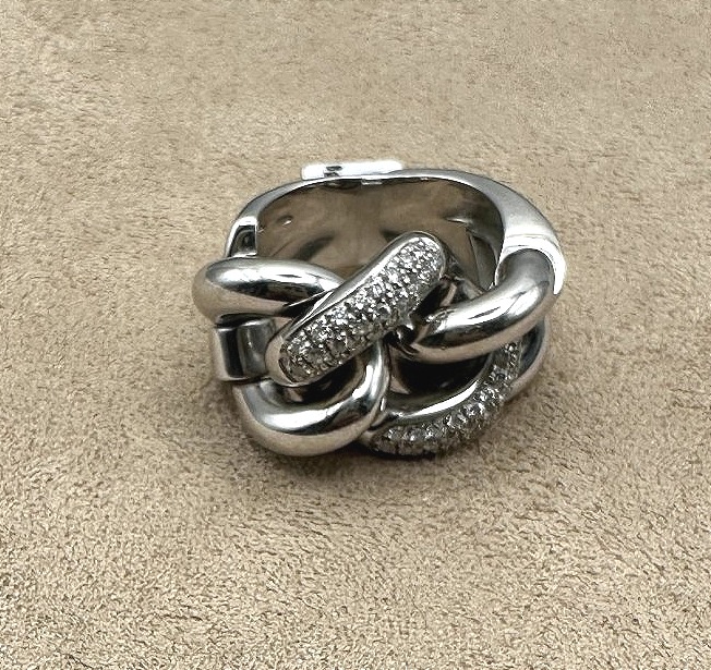 White Gold Cuff Ring With Diamond Pavé Setting-photo-4