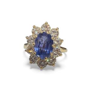 Daisy Ring With Sapphire And Diamonds 