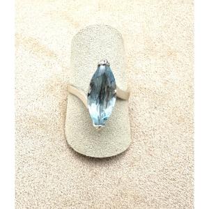Bague en Or gris avec Aigue Marine