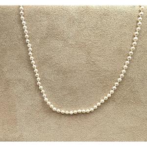 Collier de fines perles de culture