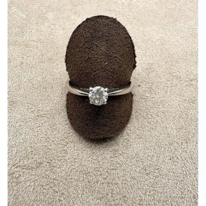 Bague Solitaire Diamant en Or Gris 750 millièmes.