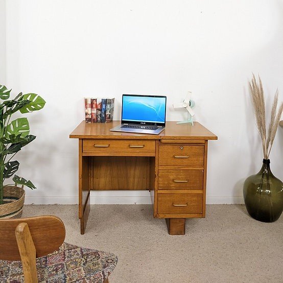 Vintage Desk-photo-4