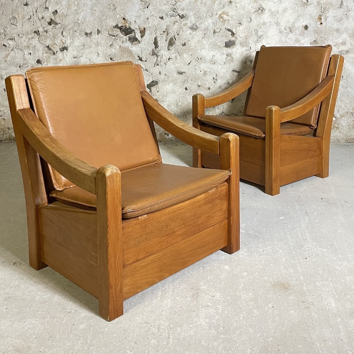 Fauteuils brutalistes cognac