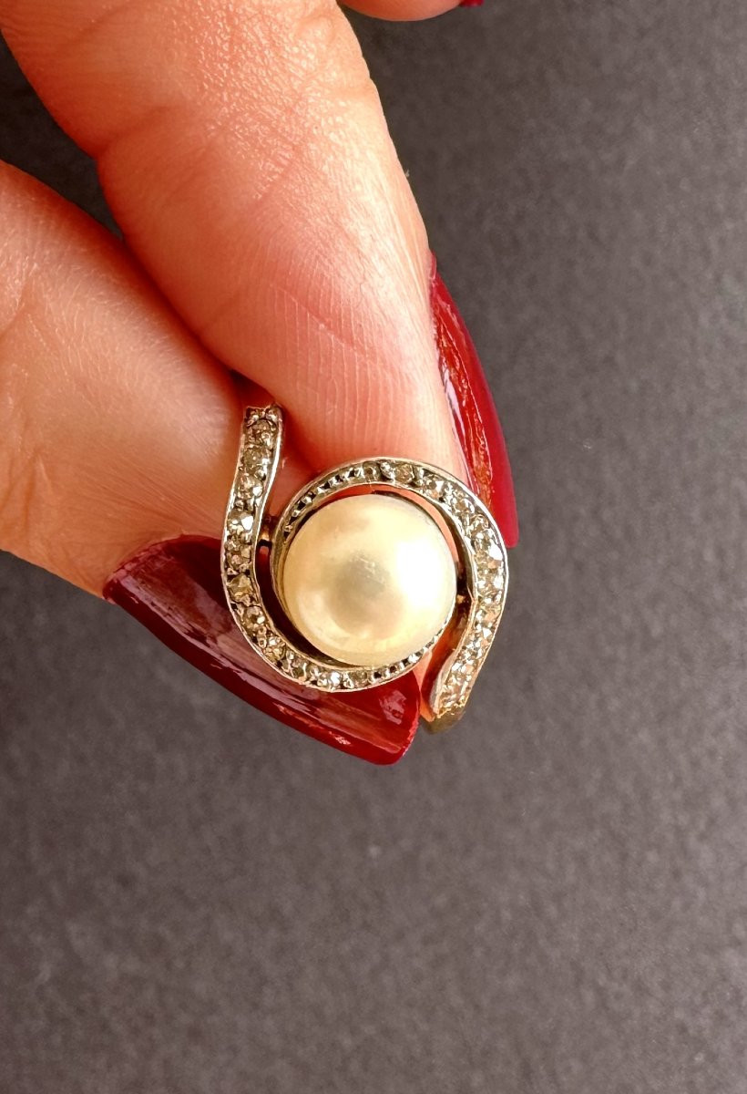 Bague "Tourbillon" en or jaune 18K avec perle blanche et petits diamants-photo-3
