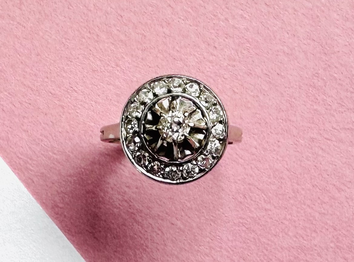 Bague Art Déco en or blanc 18K, platine et diamants