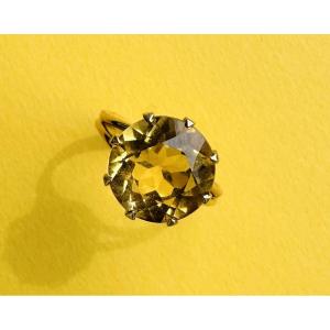 Bague en or jaune 18K ornée d'une citrine