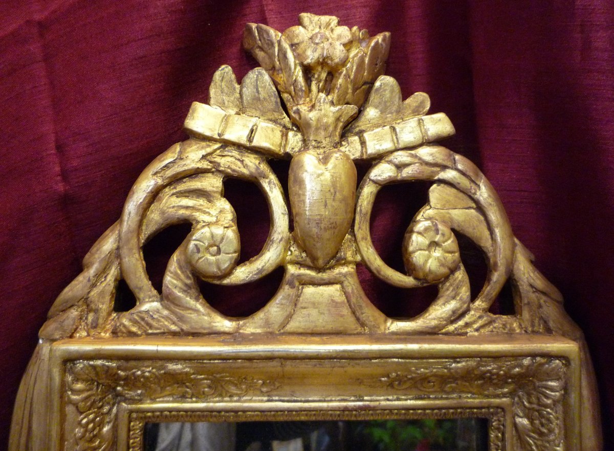 Miroir d'époque Directoire fin 18e siècle en bois sculpté doré avec fronton -photo-2