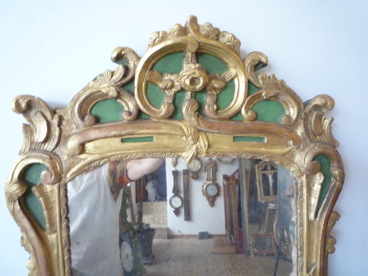 Miroir d'époque Louis XV en bois sculpté et doré -photo-2