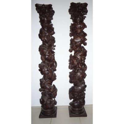 Paire de colonnes en bois sculpté XVIIIe siècle.