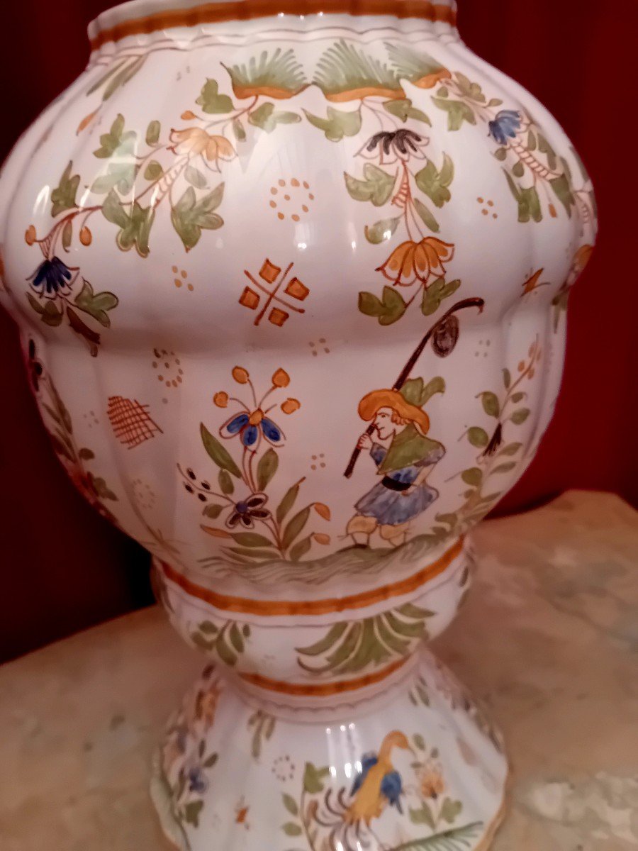 Grand Vase De Moustiers Dans Le Goût Du XVIII ème.-photo-4