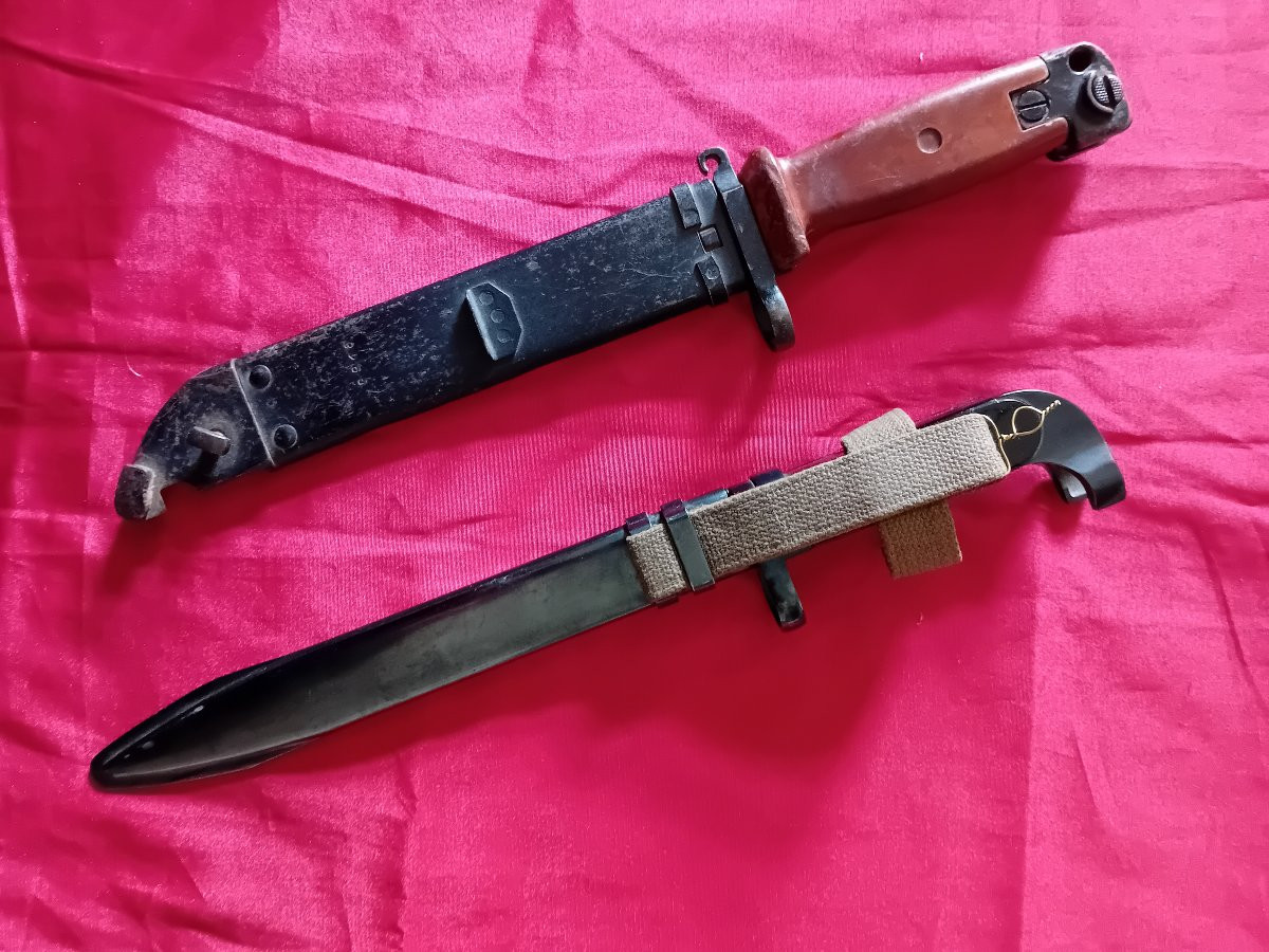 Russian Ak47 And Akm II Bayonets-photo-1
