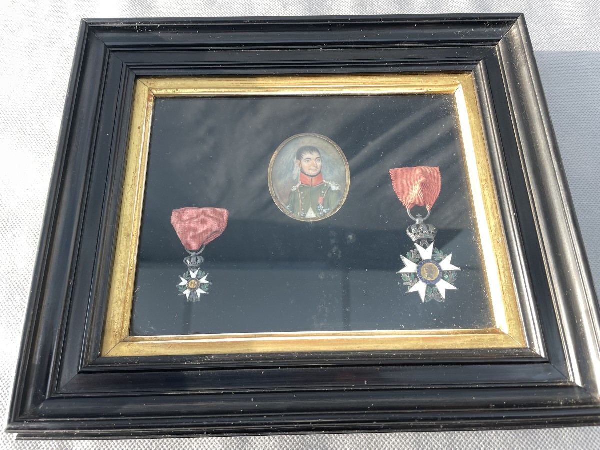Outfit Of A First Empire Chasseur à Cheval Officer, Legion Of Honour, And Miniature