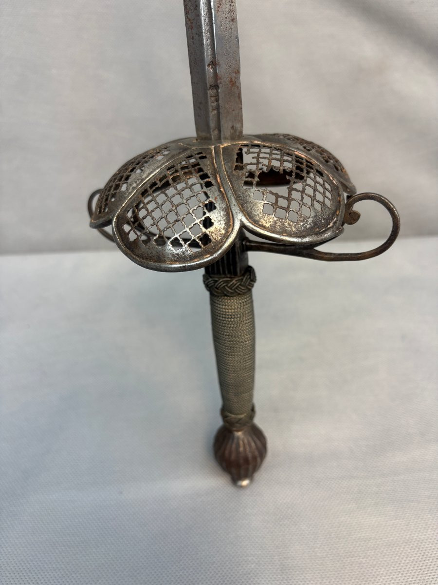 LONGUE EPEE  de COMBAT ou de DUEL dit de   BRETTE   XVII siècles -photo-2
