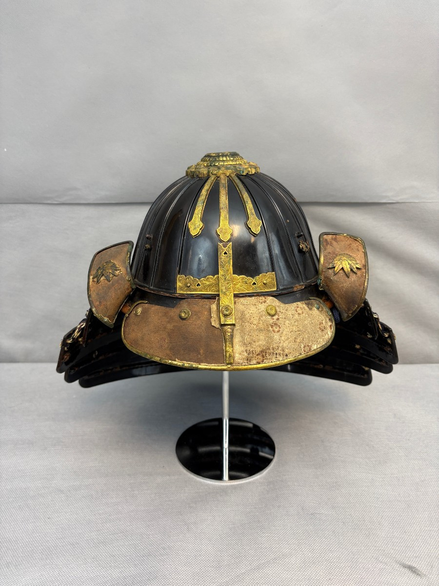 KABUTO de forme SUJI-BACHI  période fin EDO 