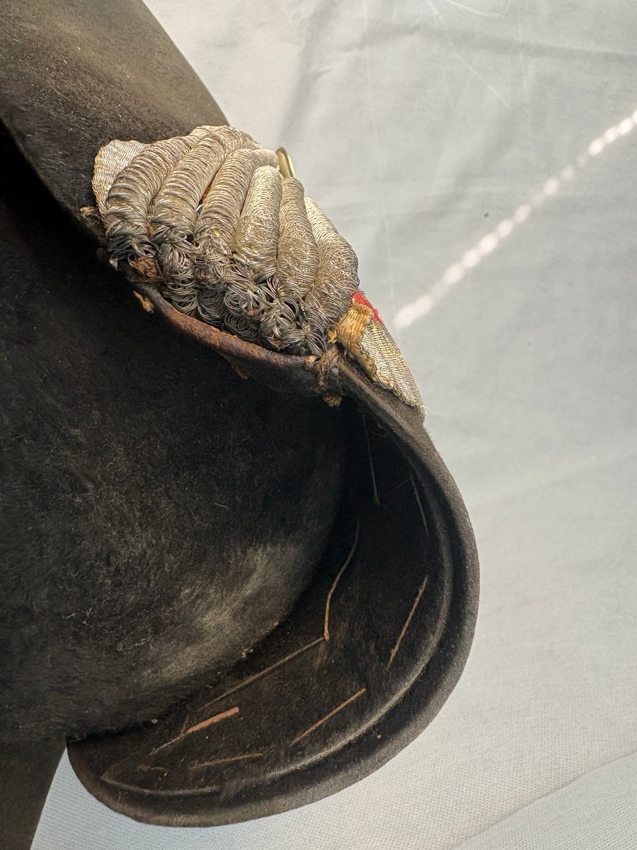 Officer's Two-corned Hat Of The 5th Dragoon Regiment -photo-1