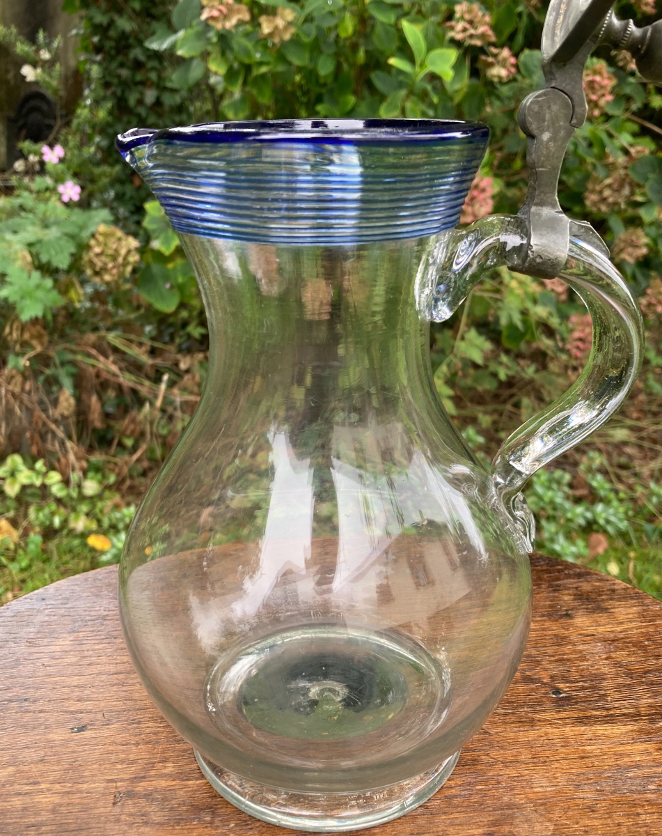 Pichet Normand à Bord Bleu début XIXème en Verre Soufflé avec Couvercle en Etain d'origine - Verrerie de Normandie