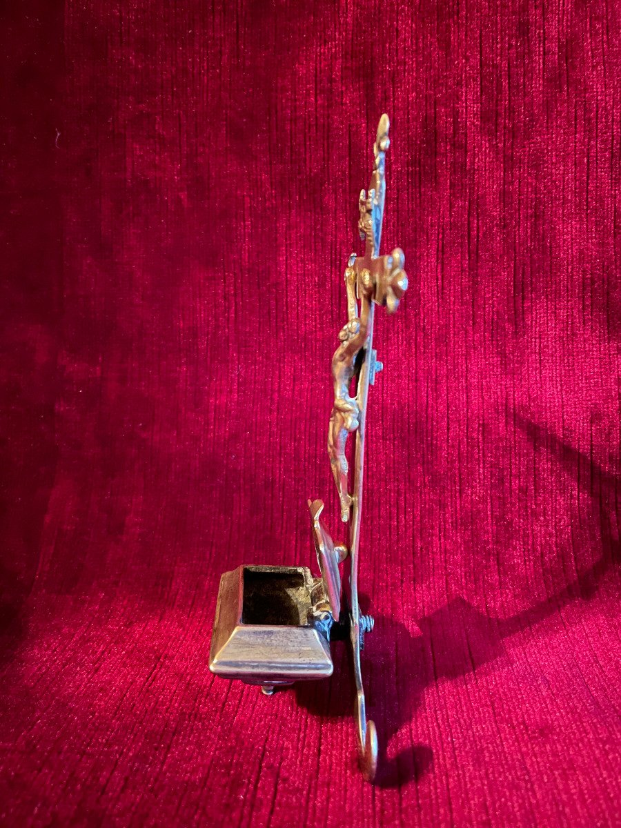 Bénitier de chevet Fleurdelisé  à Couvercle Crucifix XVIIIème en Laiton-photo-3
