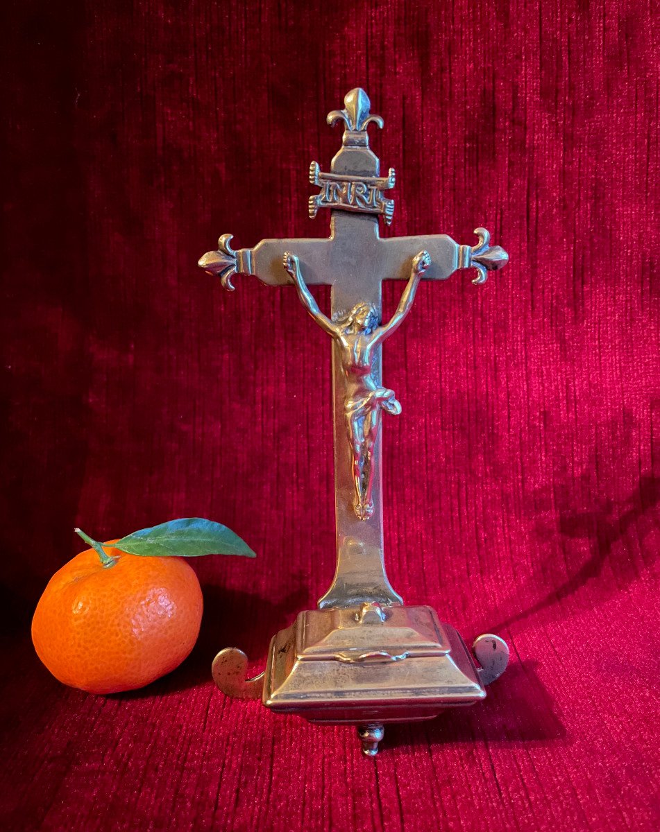 Bénitier de chevet Fleurdelisé  à Couvercle Crucifix XVIIIème en Laiton-photo-7