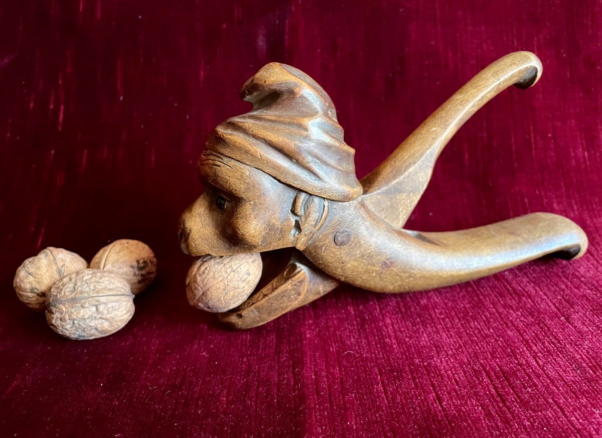 Nutcracker And Hazelnut Decorated With A Monkey's Head In A Nightcap - Early 20th Century Folk Art
