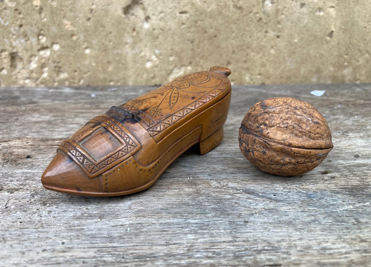 Snuffbox In Shape Of A Woman's Shoe - Breton Folk Art In Carved Boxwood - Brittany 19th Century-photo-7