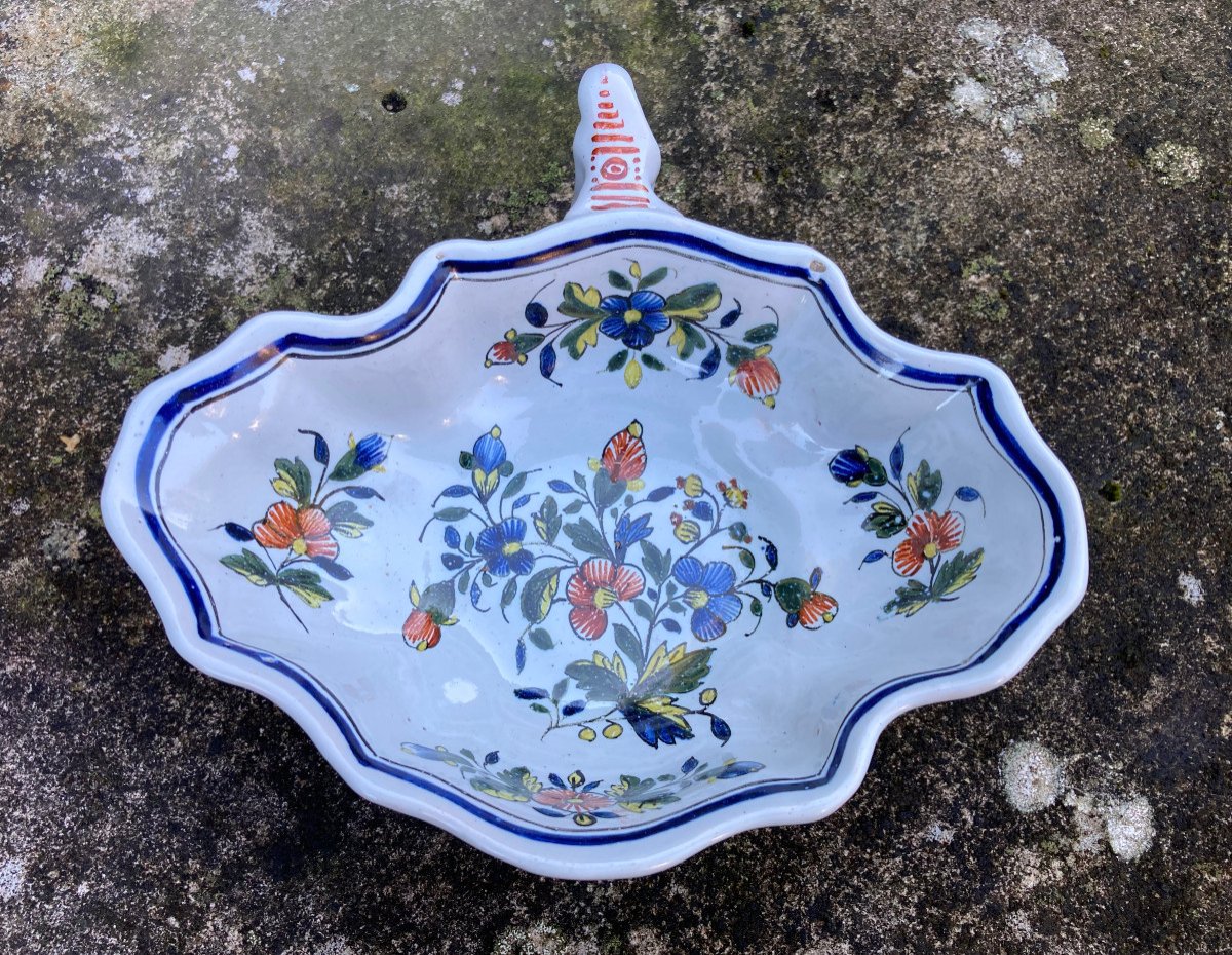 Quimper Earthenware Sauce Boat La Hubaudière Rouen Style Late 19th / Early 20th Century