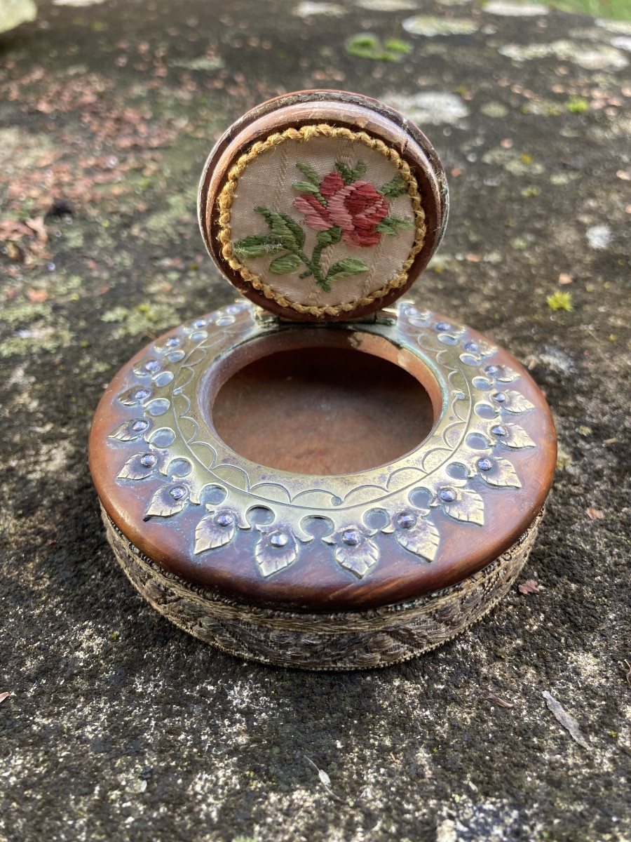 Tabatière Bretonne de femme, ronce de buis, laiton, début XIXem-photo-2