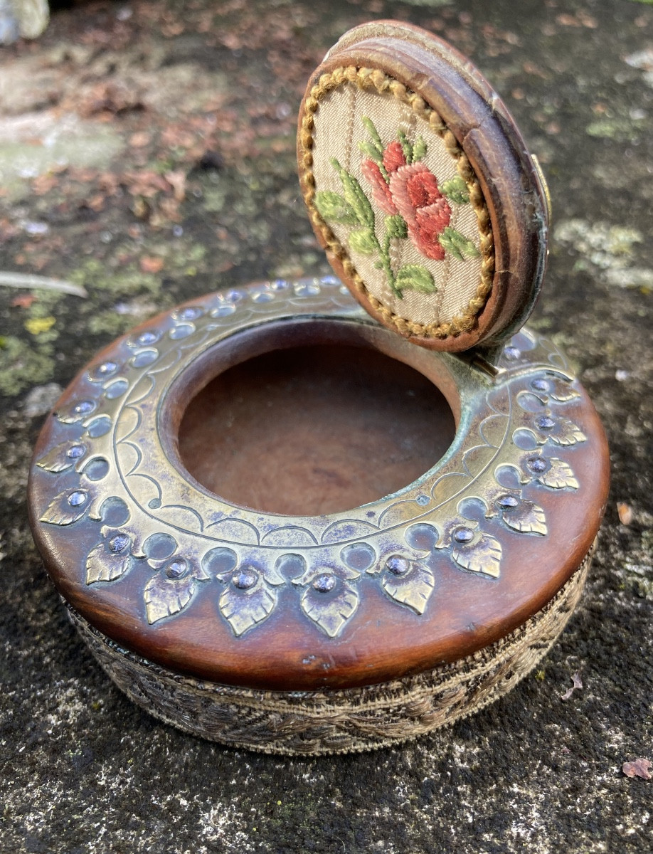 Tabatière Bretonne de femme, ronce de buis, laiton, début XIXem-photo-1
